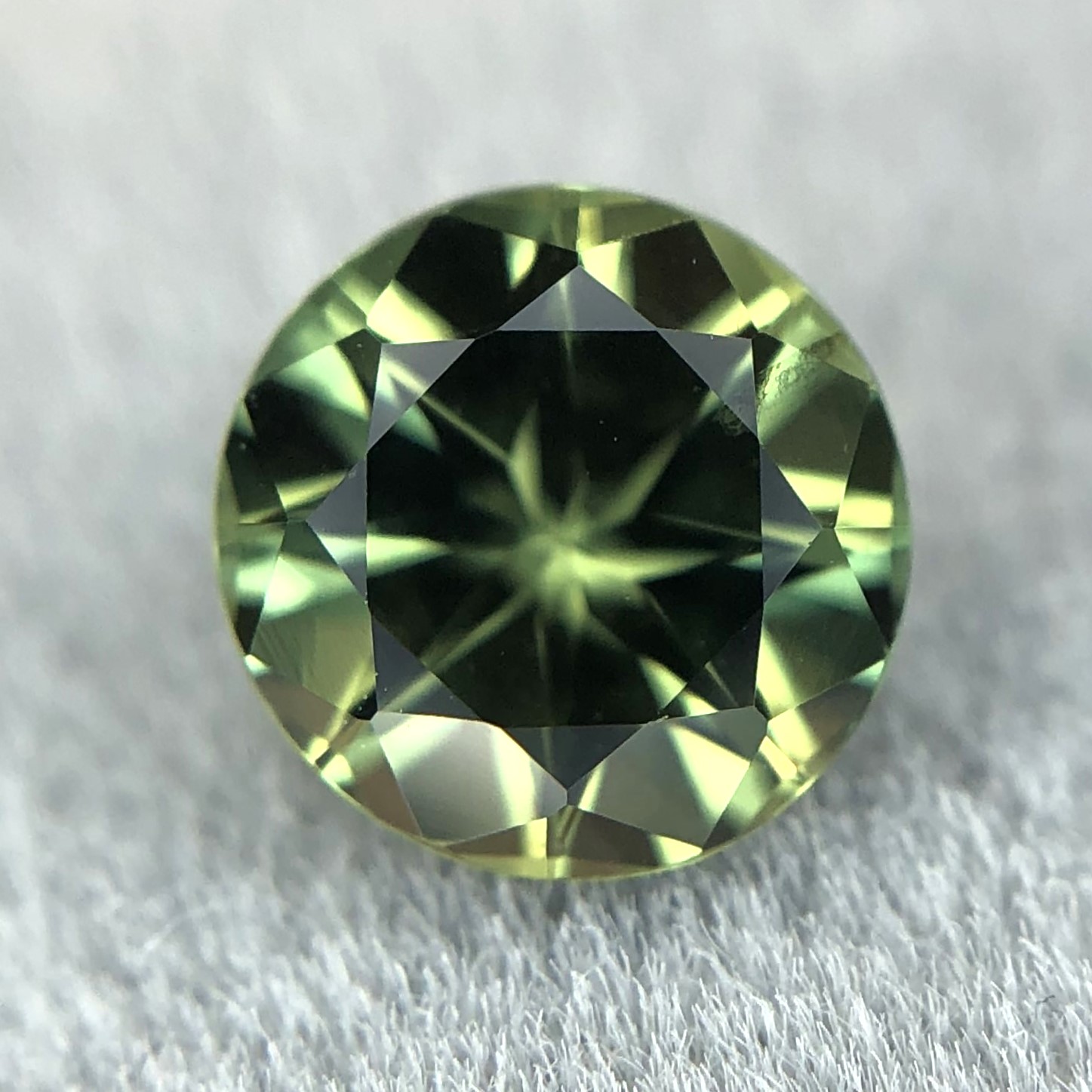 1.00ct Round Brilliant Cut Sapphire