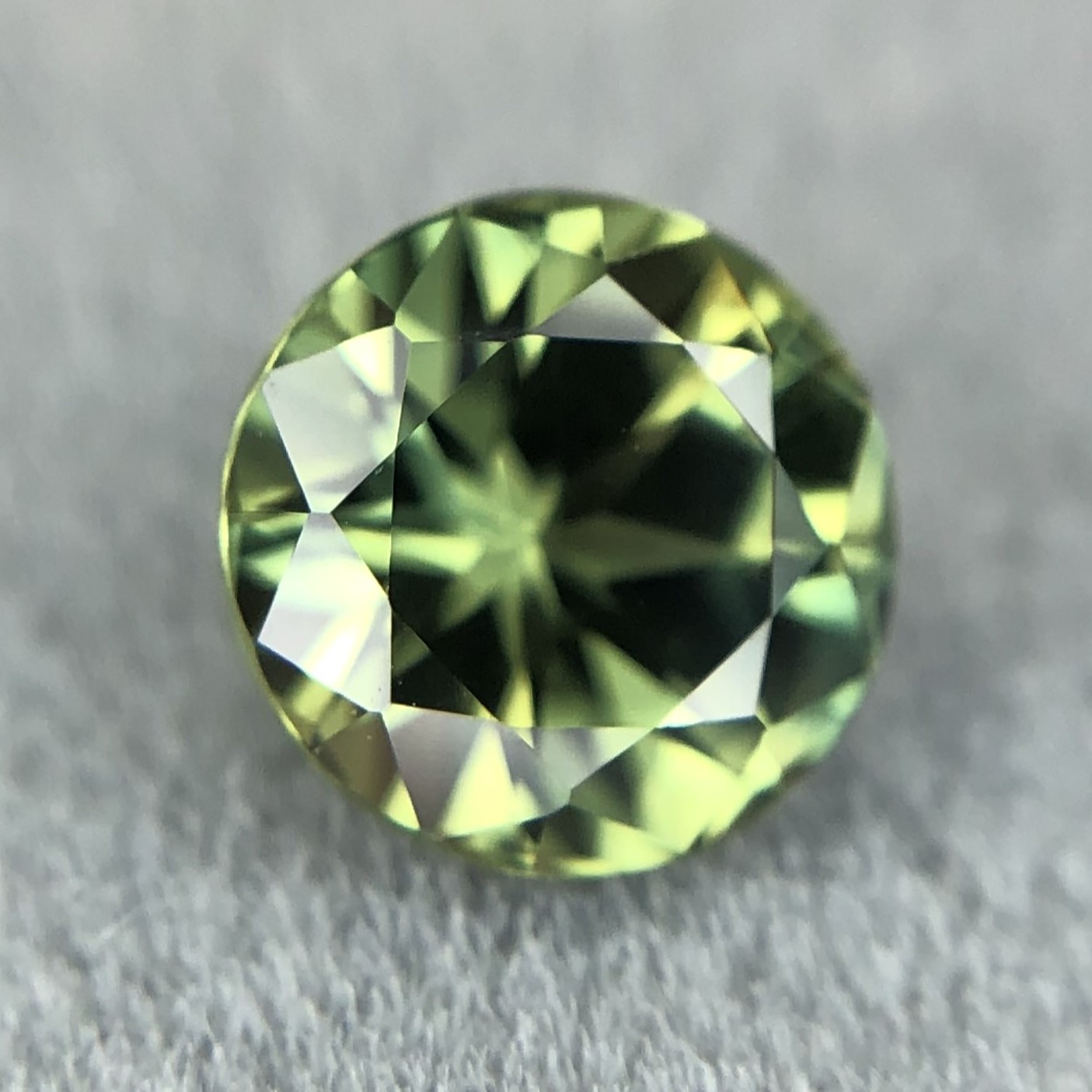 1.00ct Round Brilliant Cut Sapphire 1.00ct Round Brilliant Cut Sapphire