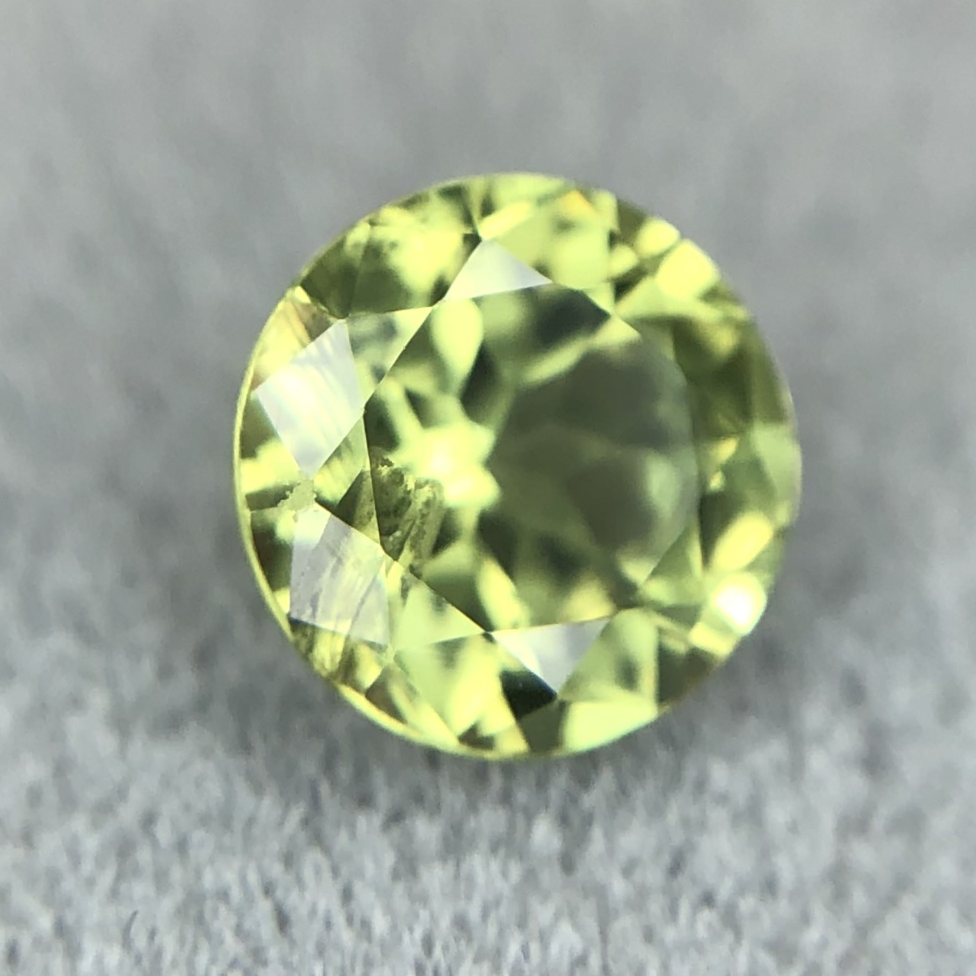 1.00ct Round Brilliant Cut Sapphire 1.00ct Round Brilliant Cut Sapphire