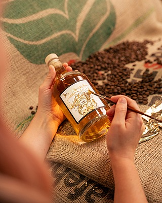 EAU-DE-VIE DE GRAINS AU CAFÉ (web) EAU-DE-VIE DE GRAINS AU CAFÉ (web)