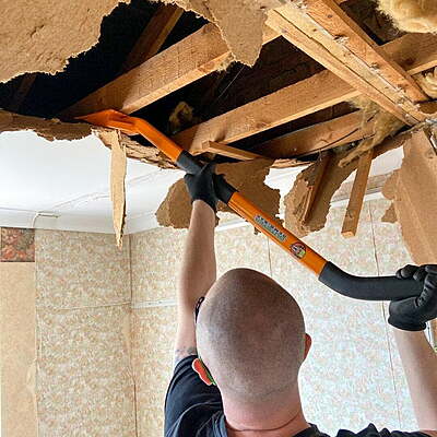 48" Wall - Ceiling Demo Bar 48" Wall - Ceiling Demo Bar