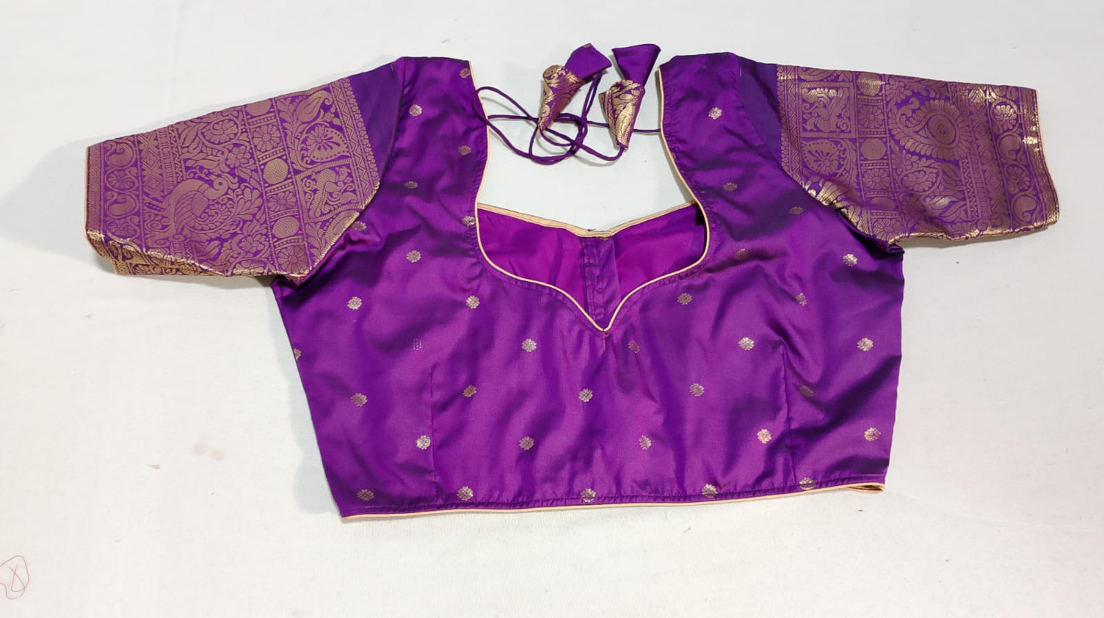 C164: Ready To Ship Beautiful Gadwal Silk Saree With Stitched Blouse C164: Ready To Ship Beautiful Gadwal Silk Saree With Stitched Blouse