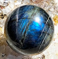 Labradorite Sphere (India) Labradorite Sphere (India)