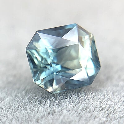 0.60ct Radiant Brilliant Cut Sapphire 0.60ct Radiant Brilliant Cut Sapphire