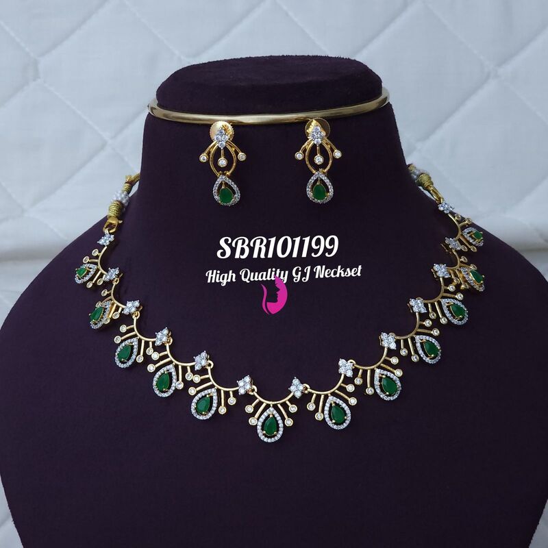 v960: Beautiful High Quality GJ Necklace Set