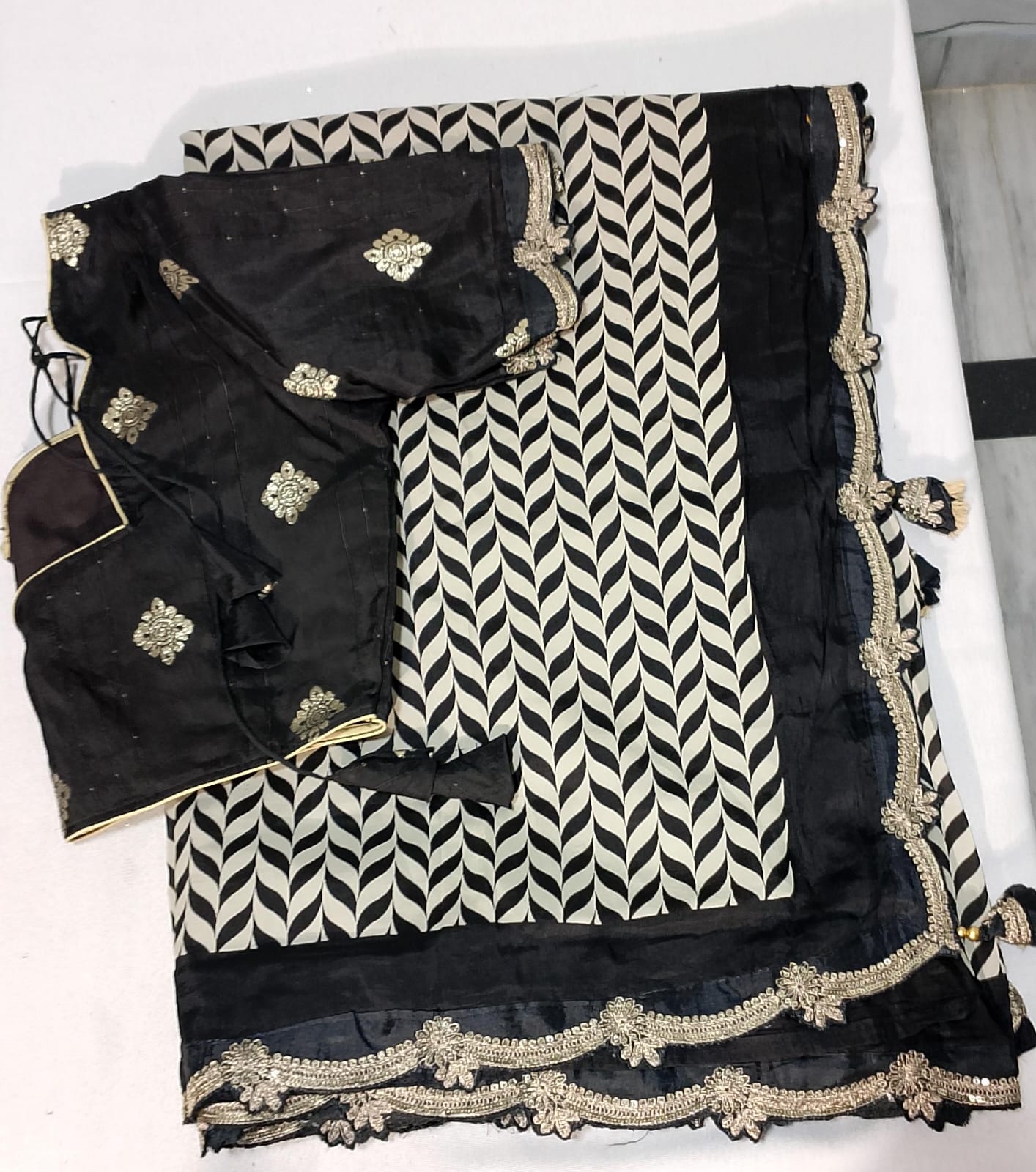 C186: Ready To Ship Beautiful Banarasi Saree With Stitched Blouse