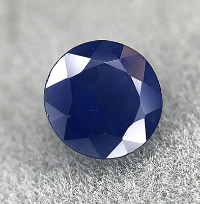 0.85ct Round Brilliant Cut Sapphire 0.85ct Round Brilliant Cut Sapphire