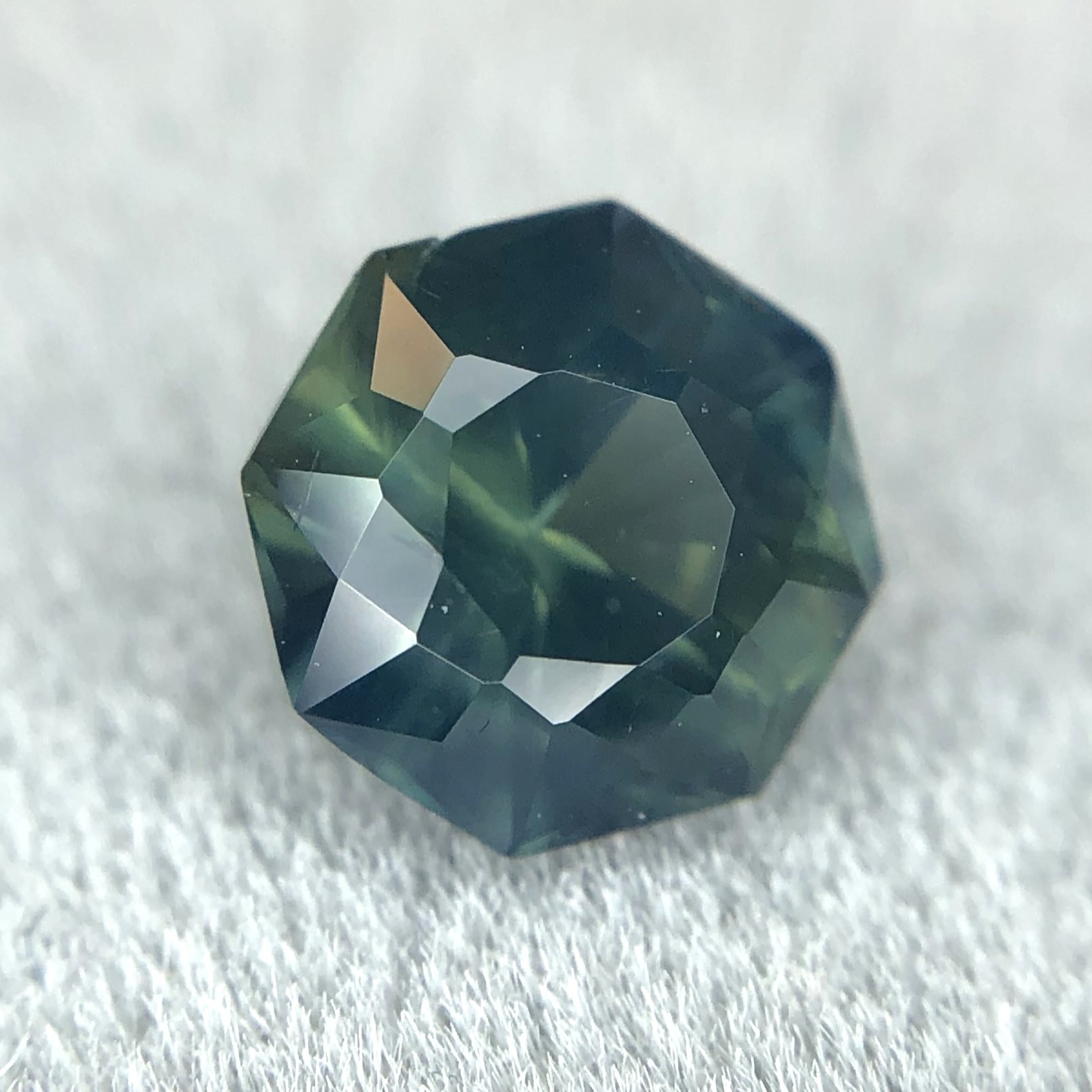 1.03ct Hexagon Step Cut Sapphire 1.03ct Hexagon Step Cut Sapphire