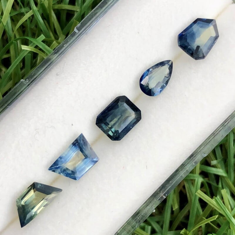 2.63tcw Varied Cut Sapphire Parcel (5pcs) 2.63tcw Varied Cut Sapphire Parcel (5pcs)