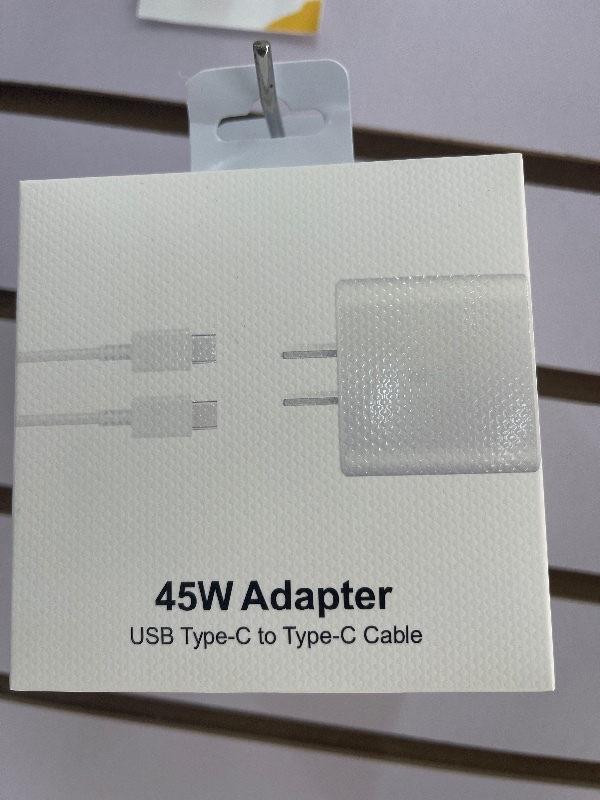 Cargador USB-C a USB-C 45W - Carga Rápida y Segura Cargador USB-C a USB-C 45W - Carga Rápida y Segura