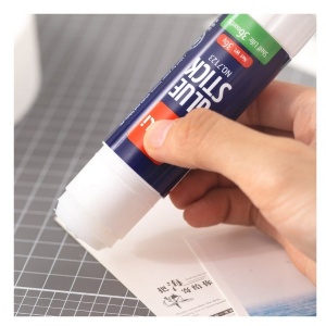 DELI E7123 JUMBO GLUE STICK 36G DELI E7123 JUMBO GLUE STICK 36G