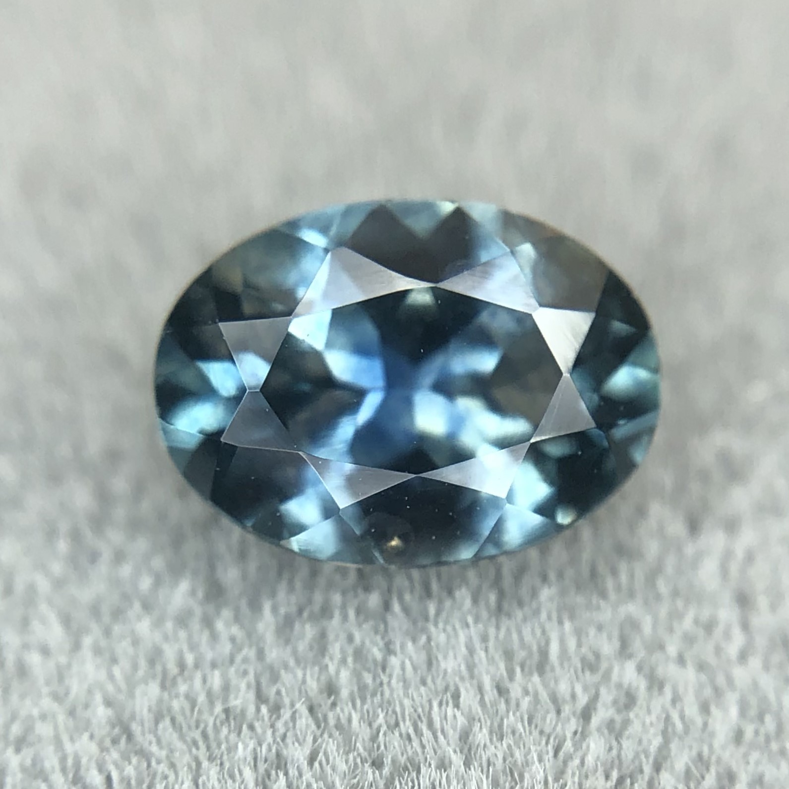 0.95ct Oval Mixed Cut Sapphire 0.95ct Oval Mixed Cut Sapphire