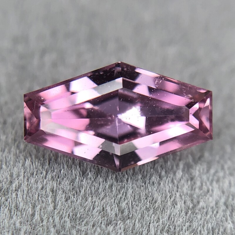 0.86ct Hexagon Step Cut Sapphire 0.86ct Hexagon Step Cut Sapphire