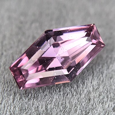 0.86ct Hexagon Step Cut Sapphire 0.86ct Hexagon Step Cut Sapphire