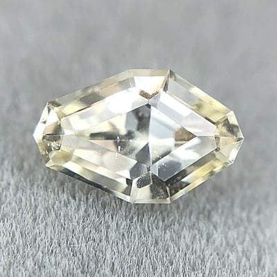 0.90ct Fancy Step Cut Sapphire 0.90ct Fancy Step Cut Sapphire