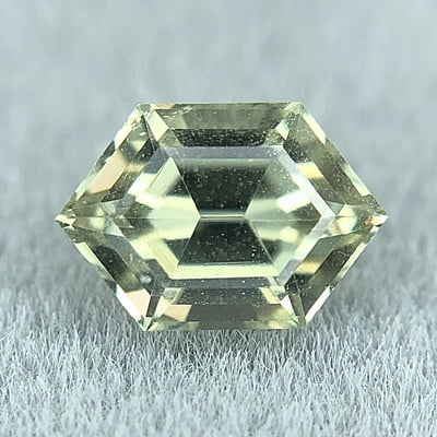 0.55ct Hexagon Step Cut Sapphire 0.55ct Hexagon Step Cut Sapphire