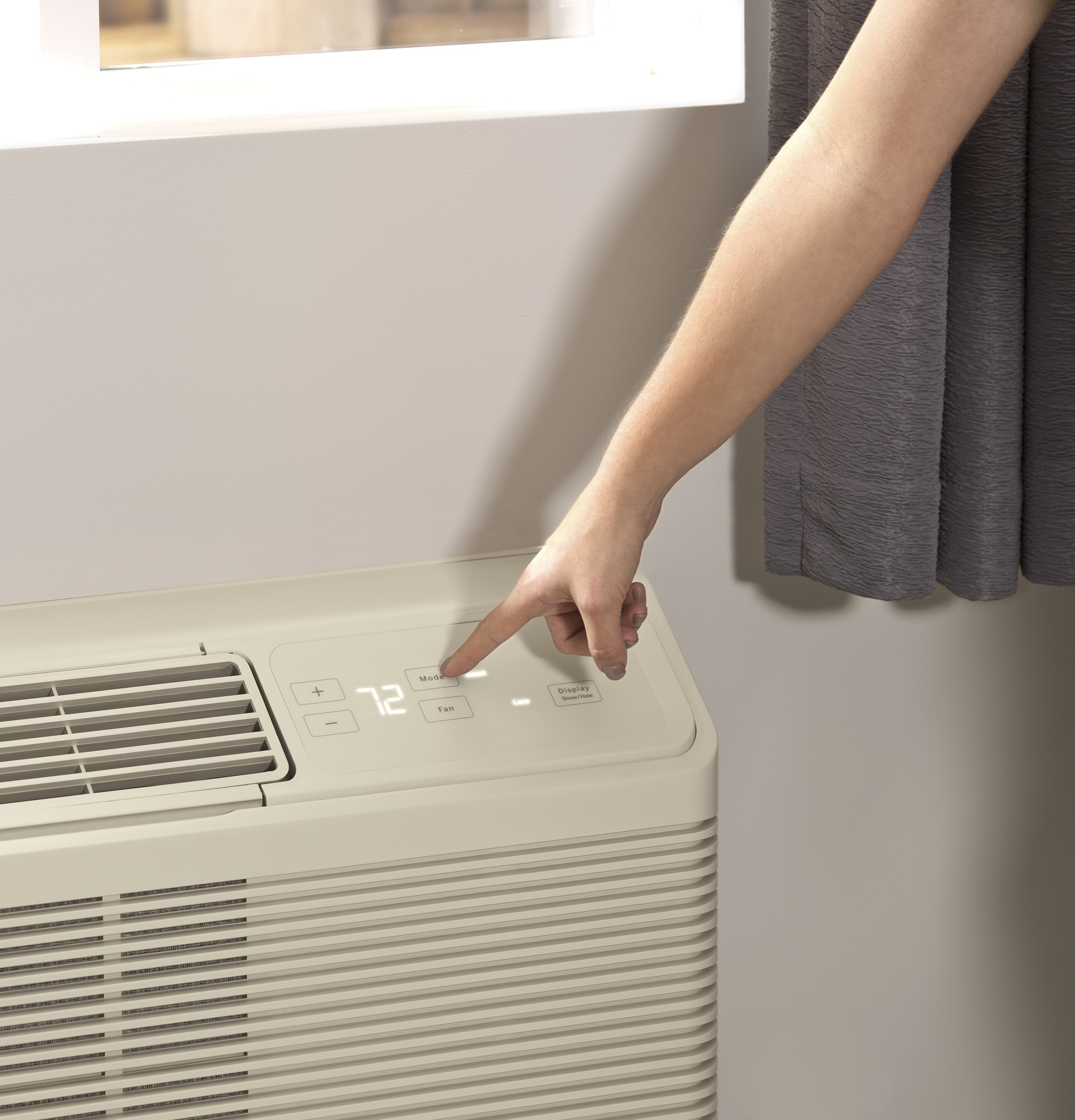 GE Zoneline® AZ65H12DAB Heat Pump Unit 12,000 BTU, 230/208 Volt