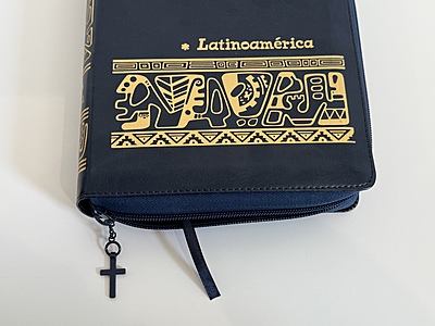 2- La Biblia Latinoamérica de Lujo