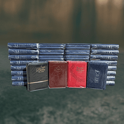 Biblia de Bolsillo Café / Imitación Piel / Letra Pequeña de 9 - Caja de 35 unidades Biblia de Bolsillo Café / Imitación Piel / Letra Pequeña de 9 - Caja de 35 unidades