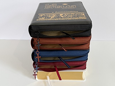 2- La Biblia Latinoamérica de Lujo
