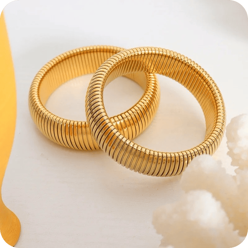 Cobra Bangle