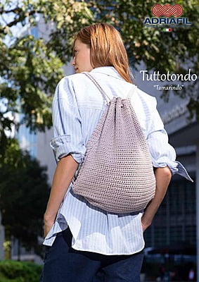 Borsa a sacchetto fatta a mano con ferri o uncinetto e filato Adriafil tuttotondo Borsa a sacchetto fatta a mano con ferri o uncinetto e filato Adriafil tuttotondo