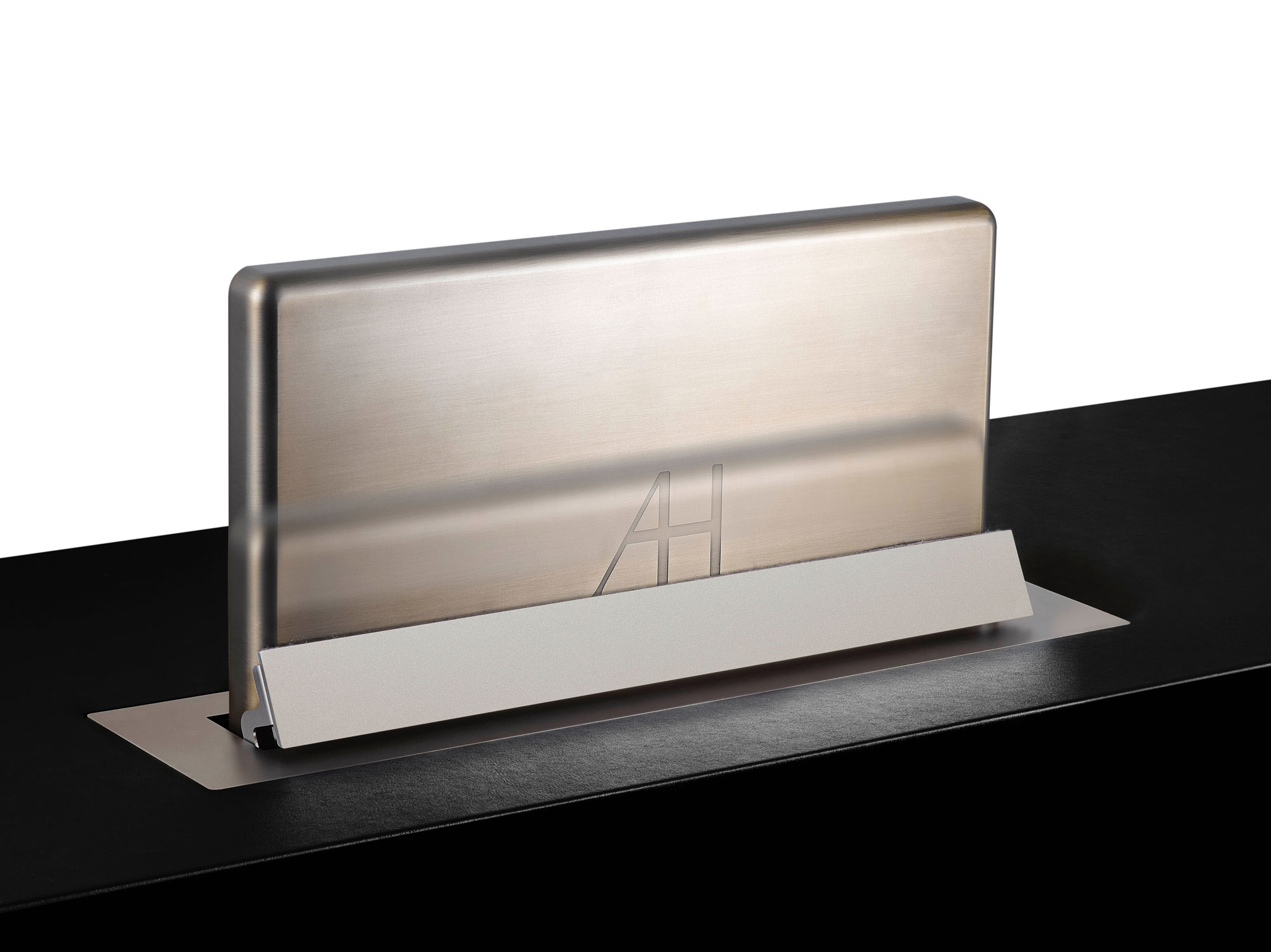 Arthur Holm AH15DX2HDGA 15'6"Retractable Monitor Arthur Holm AH15DX2HDGA 15'6"Retractable Monitor