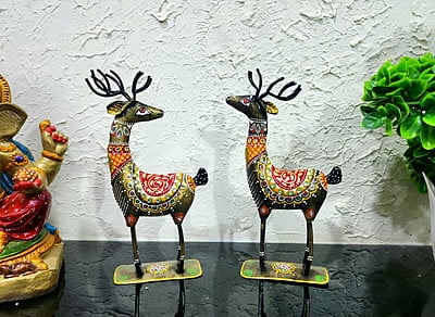 Handcrafted Deer Figurine Set – Colorful Folk Art Decor Handcrafted Deer Figurine Set – Colorful Folk Art Decor