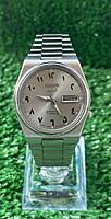 Vintage Seiko 5 - Arabic Dial - 17 Jewels - Automatic Watch
