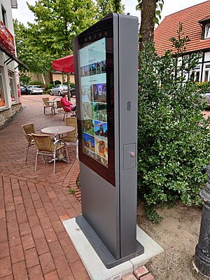 destination.kiosk 49-Zoll OUTDOOR