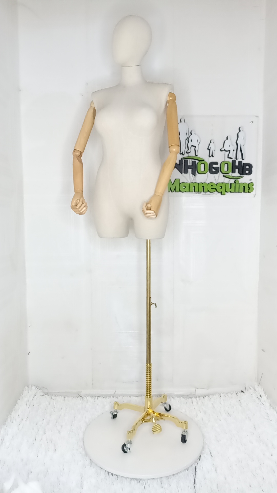 Size 14/16 Mummy of Lagos Plus Size Female Dressform Mannequin Fully Pinnable Size 14/16 Mummy of Lagos Plus Size Female Dressform Mannequin Fully Pinnable