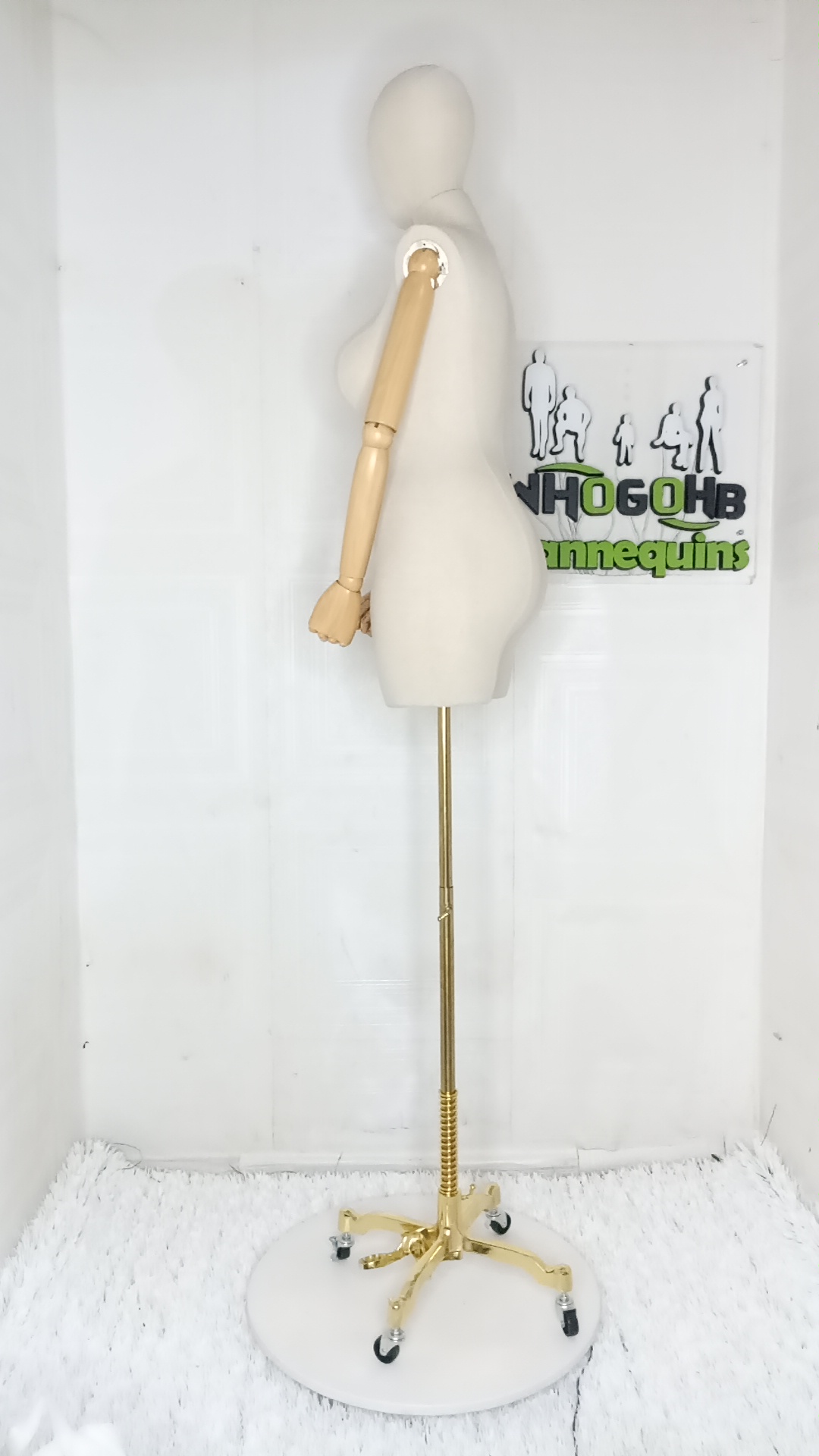 Size 14/16 Mummy of Lagos Plus Size Female Dressform Mannequin Fully Pinnable Size 14/16 Mummy of Lagos Plus Size Female Dressform Mannequin Fully Pinnable