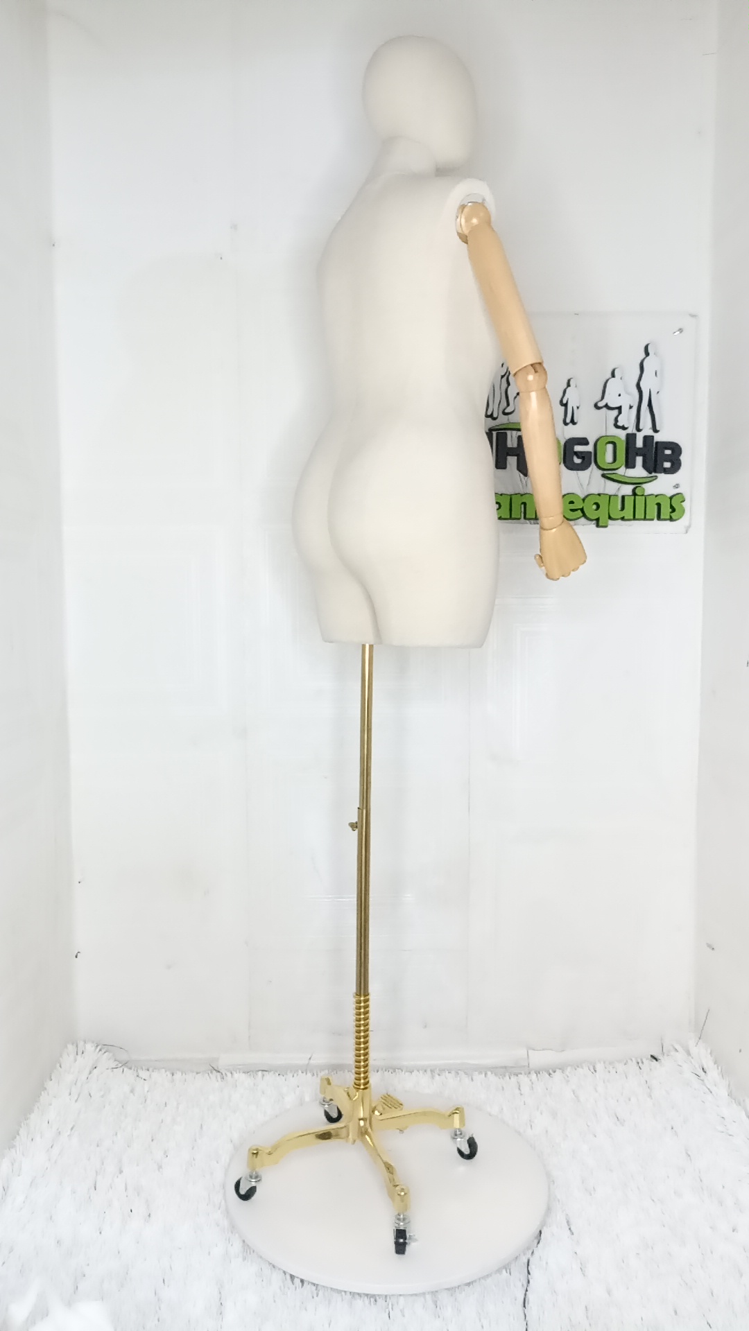 Size 14/16 Mummy of Lagos Plus Size Female Dressform Mannequin Fully Pinnable Size 14/16 Mummy of Lagos Plus Size Female Dressform Mannequin Fully Pinnable