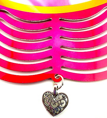 Mom Tribute Wind Spinner – 10" Floral Design with Heart Charm and Romans 8:28 Scripture