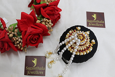 Andal Kondai - Ethnic Chandran Red kempstone & White Stone Hair Accessory Andal Kondai - Ethnic Chandran Red kempstone & White Stone Hair Accessory