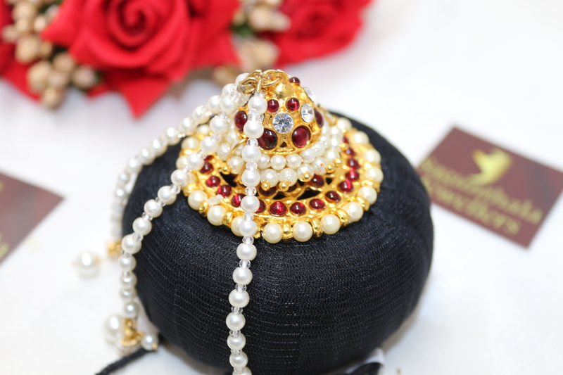 Andal Kondai - Red Kempstones & White Stones Hair Accessory Andal Kondai - Red Kempstones & White Stones Hair Accessory