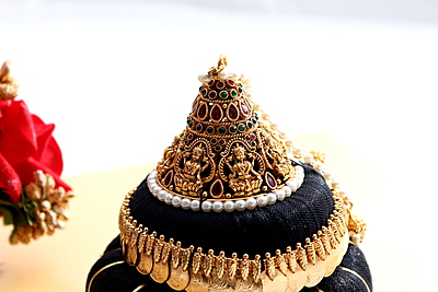 Andal Kondai - One Gram Antique Gold & Real Kempstones Goddess Lakshmi Inspired Pattern Andal Kondai - One Gram Antique Gold & Real Kempstones Goddess Lakshmi Inspired Pattern