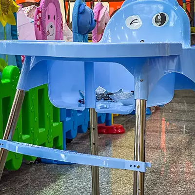 كرسي طعام اطفال لون ازرق