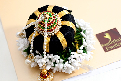 Andal Kondai - Traditional Red & Green Kempstones Hair Accessory Andal Kondai - Traditional Red & Green Kempstones Hair Accessory