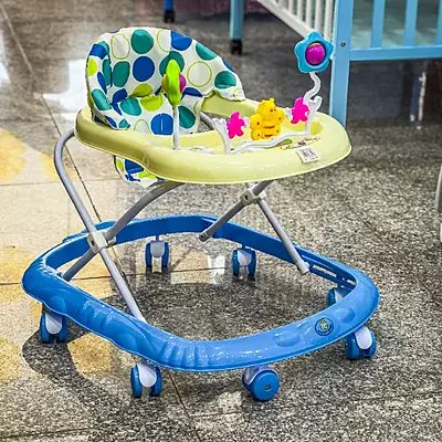 كراجة أطفال شكل مميز