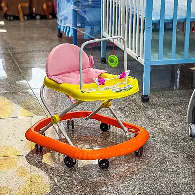 كراجة أطفال بشكل مميز