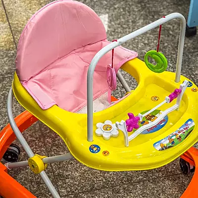 كراجة أطفال بشكل مميز