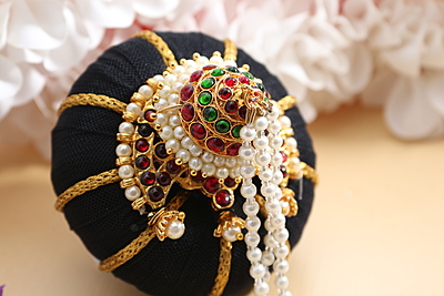 Andal Kondai - Ethnic Chandran/Moon Pattern Full Kempstones Hair Accessory Andal Kondai - Ethnic Chandran/Moon Pattern Full Kempstones Hair Accessory