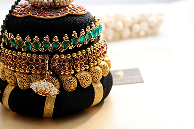 Andal Kondai - Granduer & Luxurious Original Kempstone Multicolour Hair Accessory Andal Kondai - Granduer & Luxurious Original Kempstone Multicolour Hair Accessory