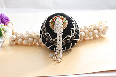 Andal Kondai - Kempstones & White Pearls Traditional Hair Accessory Andal Kondai - Kempstones & White Pearls Traditional Hair Accessory