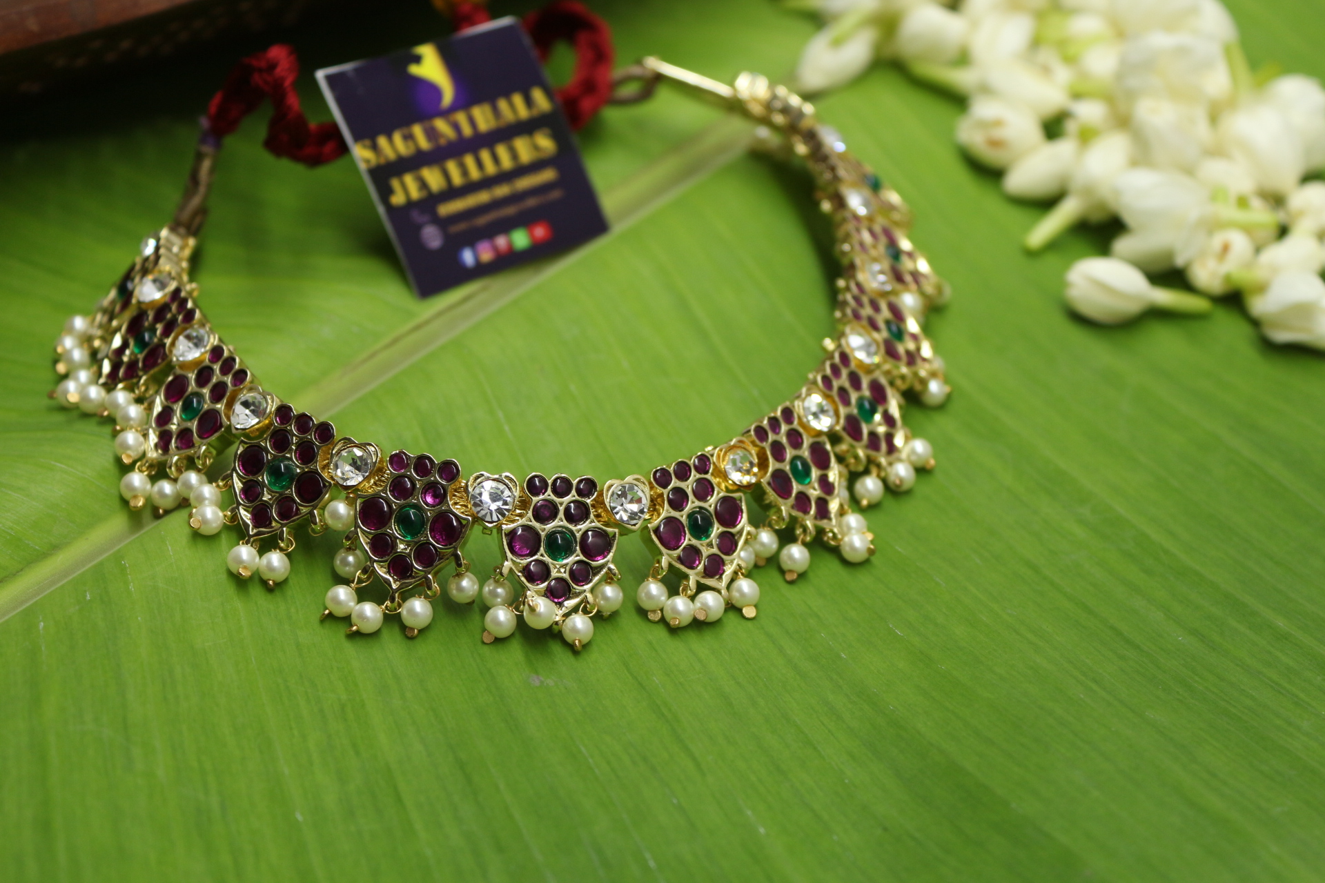 kempu choker
