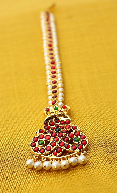 Temple Jewellery – Brass Gold Finish & Kempstones Nagam Forehead Pendant / Nethi Chutty / Maang Tikka Temple Jewellery – Brass Gold Finish & Kempstones Nagam Forehead Pendant / Nethi Chutty / Maang Tikka