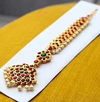 Temple Jewellery Nethi Chutty Maang Tikka – Gold Finish Kempstone Headpiece for Bharatanatyam, Dance & Bridal Wear