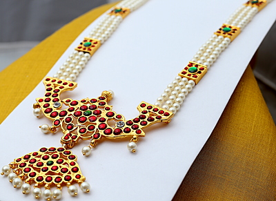 Temple Jewellery β Pearls Haram with Kempstones Pendant (Artificial) Temple Jewellery β Pearls Haram with Kempstones Pendant (Artificial)