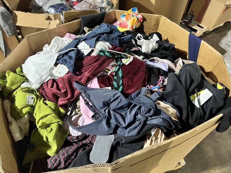 TGT APPAREL Pallet